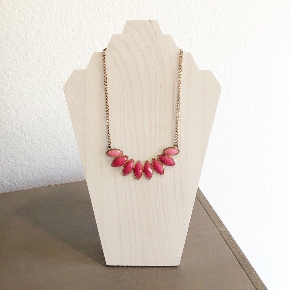 Gold/pink ombre jeweled necklace